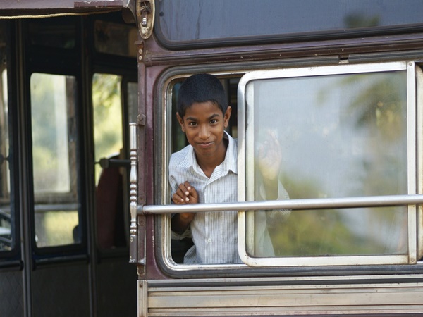 ജനലിനടുത്തുള്ള സീറ്റ് വേണോ അതോ?