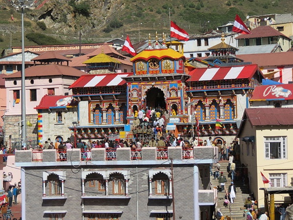 ദേവന്മാർ സ്ഥാപിച്ച രൂപങ്ങൾ