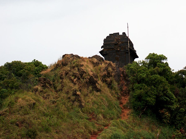 നേരേ സർവജ്ഞപീഠത്തിലേക്ക്