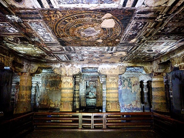 അജന്ത ഗുഹകള്‍