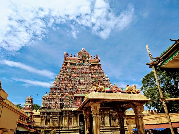 പൂര്‍ണ്ണമായും കരിങ്കല്ലില്‍