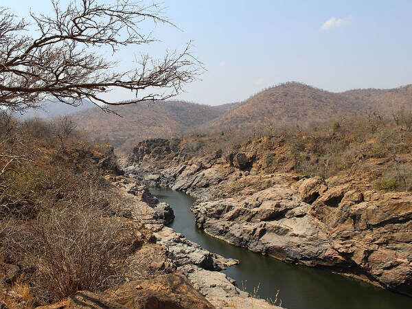 കഥകള്‍ ഇങ്ങനെ