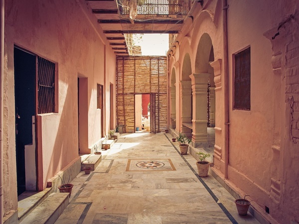 എളുപ്പത്തിലുള്ള താമസ സൗകര്യം‌