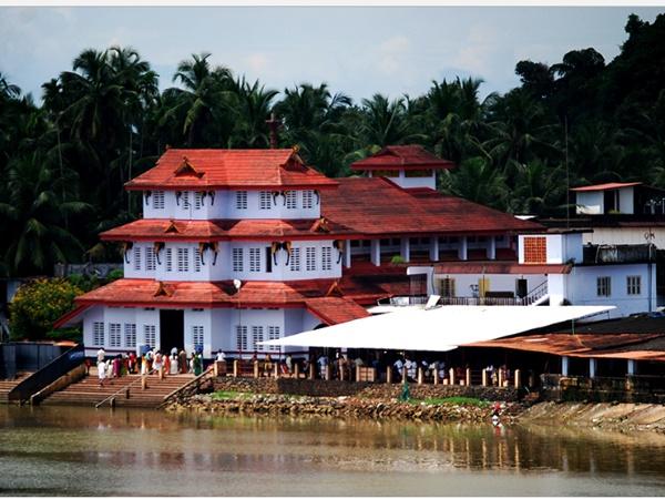 പറശ്ശിനിക്കടവ് മുത്തപ്പ‍ന്‍ ക്ഷേത്രം