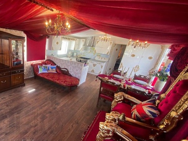 സ്വര്‍ണ്ണമയം