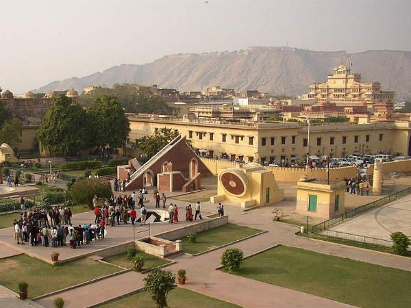 ജന്ദർ മന്ദിര്‍