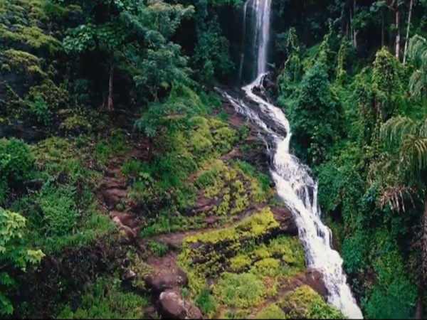 കുളം കവിഞ്ഞ്