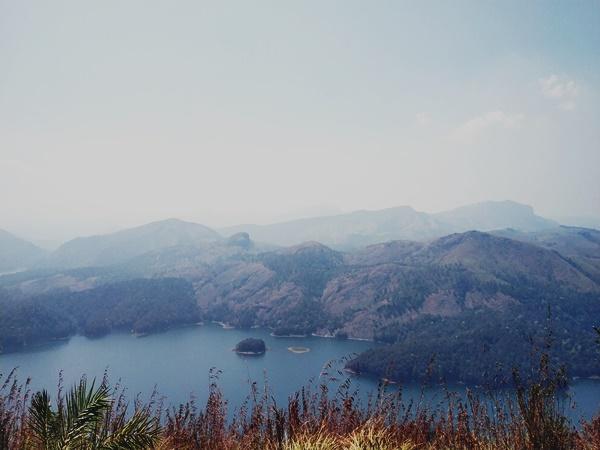 2700 അടി ഉയരത്തില്‍