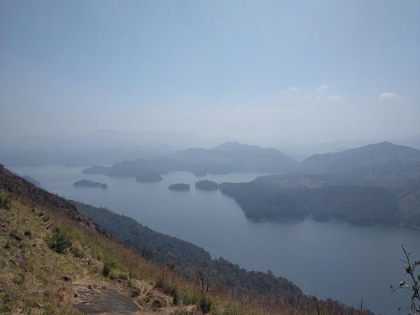 മ‍ഞ്ഞില്‍ പൊതിഞ്ഞ് 