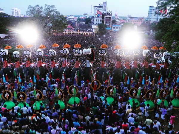 മുഖാമുഖം