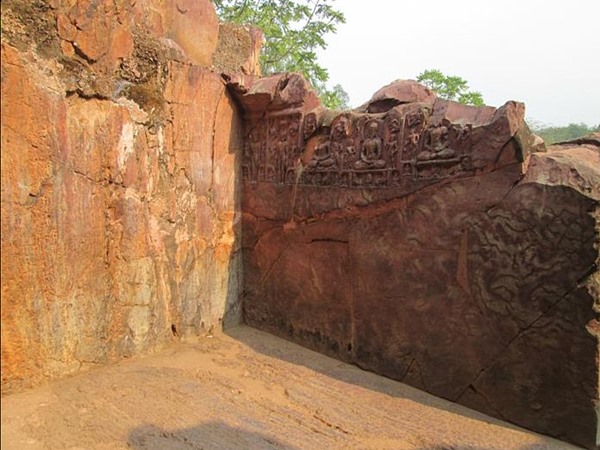 പീരങ്കി പൊട്ടിച്ചിട്ടും രക്ഷയില്ല