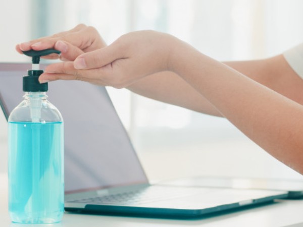 സാനിറ്റൈസര്‍