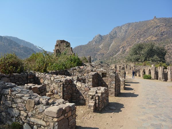 4. ധൈര്യമായി വരാം