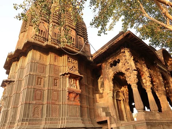  ഇന്‍ഡോര്‍