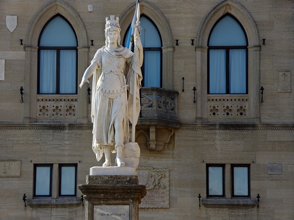  ലോകത്തിലെ ഏറ്റവും പഴയ ഭരണഘടന