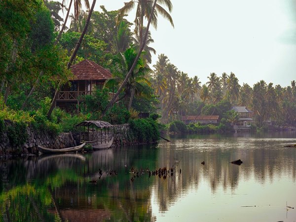 കേരളത്തിലെ കായലുകളുടെ പ്രത്യേകത എന്താണ്?