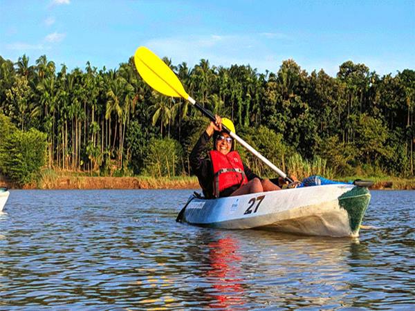  'ഗോ പ്ലാസ്റ്റിക് നെഗറ്റീവ്'