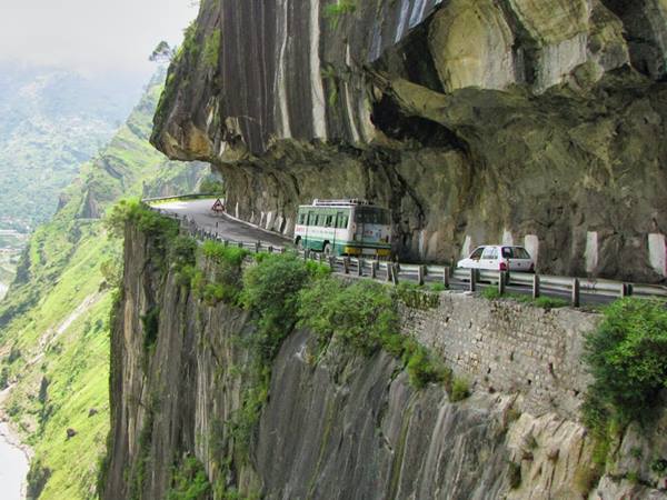 കിന്നൗര്‍ റോഡ്