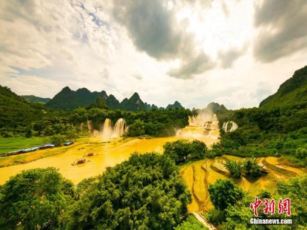 ഏറ്റവും ആകര്‍ഷകമായ വെള്ളച്ചാട്ടം 