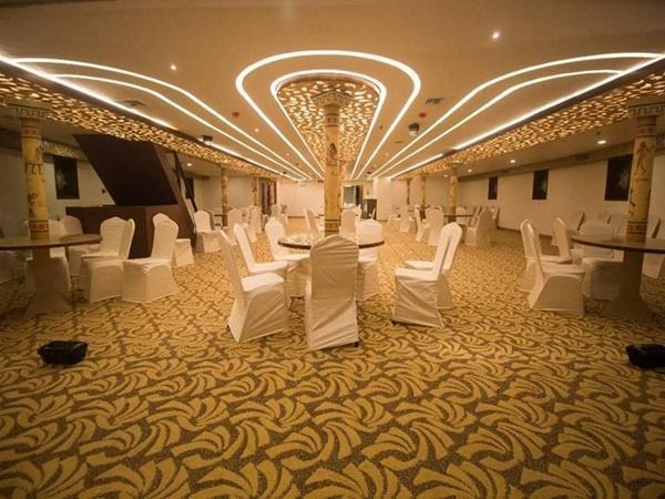 അടിച്ചു പൊളിക്കാം അഞ്ച് മണിക്കൂർ