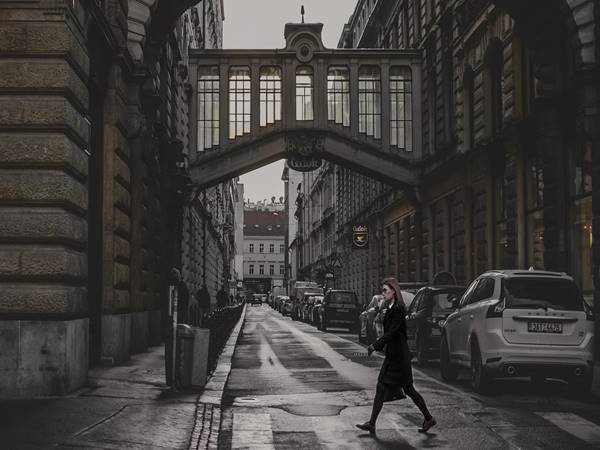 പുതിയ ആളുകളെ പരിചയപ്പെടാം, പക്ഷേ!