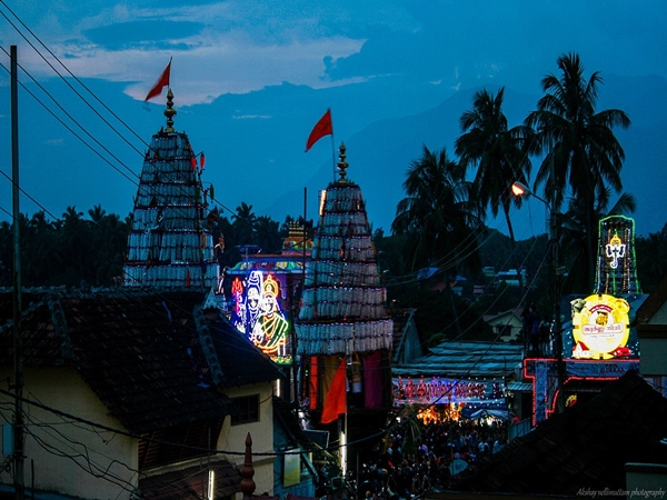 ആറു രഥങ്ങളുടെ യാത്ര