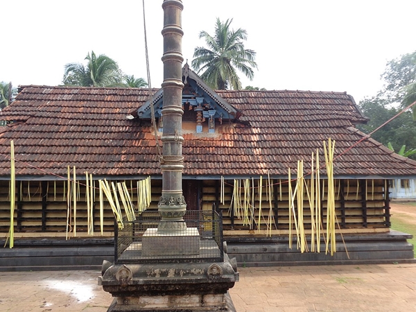 കരിക്കാട് സുബ്രഹ്മണ്യ - ധർമ്മശാസ്താക്ഷേത്രം