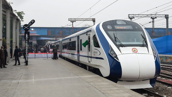  delhi-dehradunvande bharat express timings