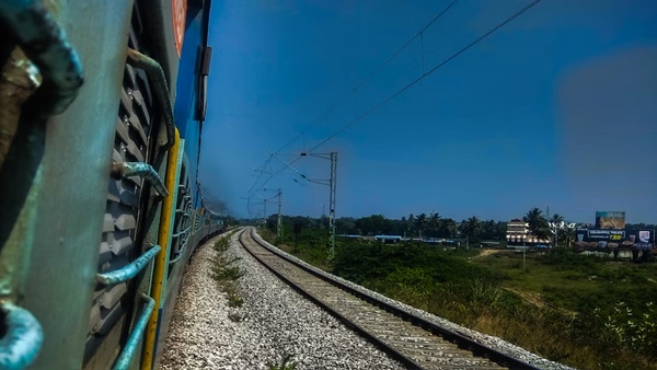 Bipor Joy Cyclone: Southern Railway Cancelled 3 Trains Partially