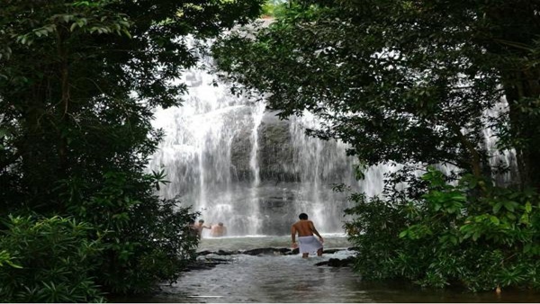Anachadikkuth falls