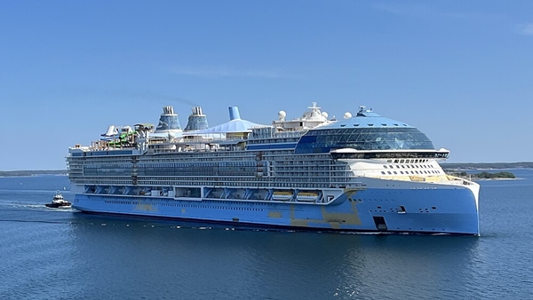 Worlds Largest Cruise 5 Times Bigger Than Titanic