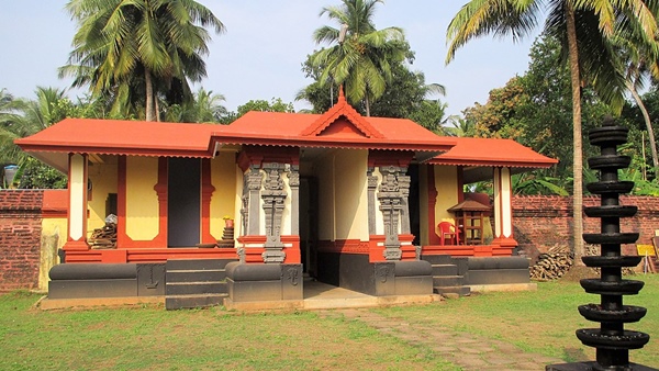 Thirunnavaya Karkidaka Vavu Bali Tharpanam
