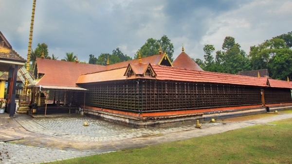 Kumaranalloor Temple