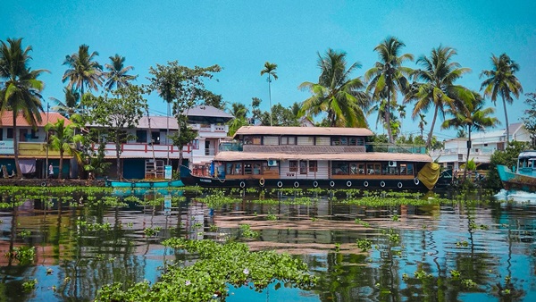 Why September is the Best Time for an Alleppey Houseboat Experience