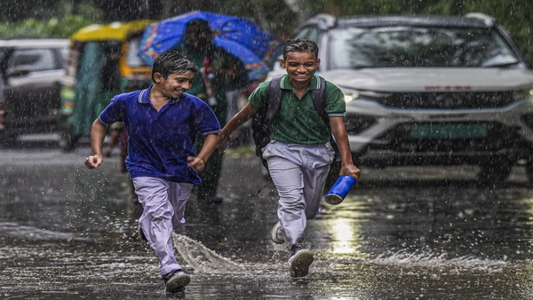 Bangalore Weather Update Bengaluru to Experience Cloudy Skies and Light Showers