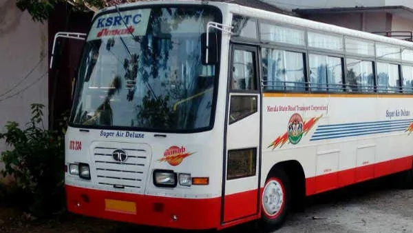 Kozhikkode - Thiruvananthapuram KSRTC Minnal Bus Via Alappuzha Kozhikkode - Thiruvananthapuram KSRTC Minnal Bus Via Alappuzha