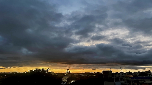 Bangalore Weather Update Partly Cloudy Sky in Bengaluru Light Rain On Sunday