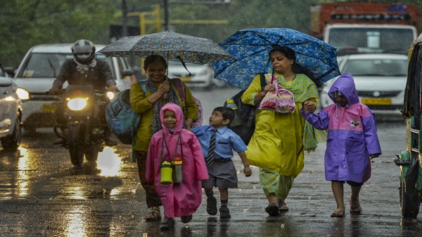 Delhi Weather Update Thunderstorms Heavy Rain IMD Issues Yellow Alert Delhi Weather Update Thunderstorms Heavy Rain IMD Issues Yellow Alert
