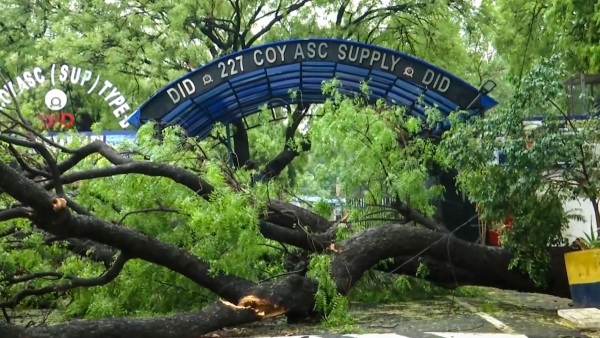 Delhi Weather Update Heavy Rain Thunderstorms Red Alert Issued Delhi Weather Update Heavy Rain Thunderstorms Red Alert Issued