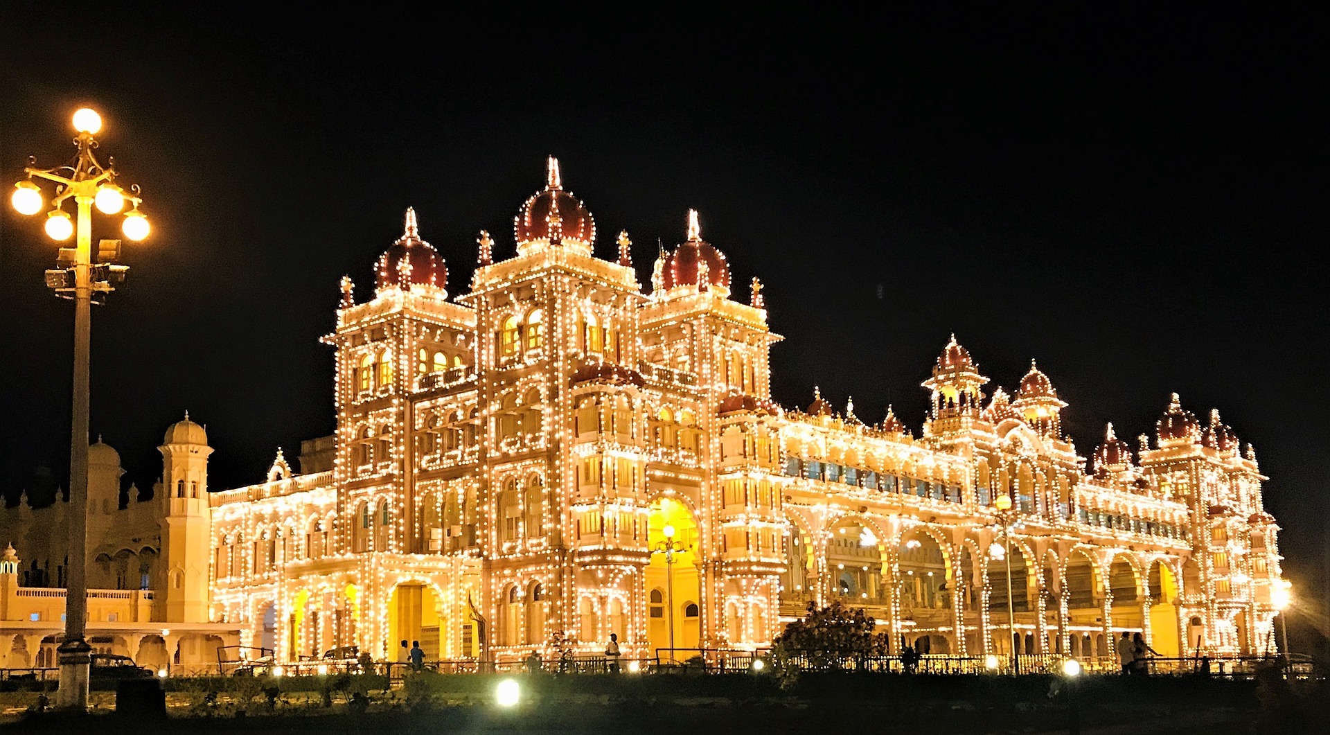 Mysore Palace- the Pride of Karnataka