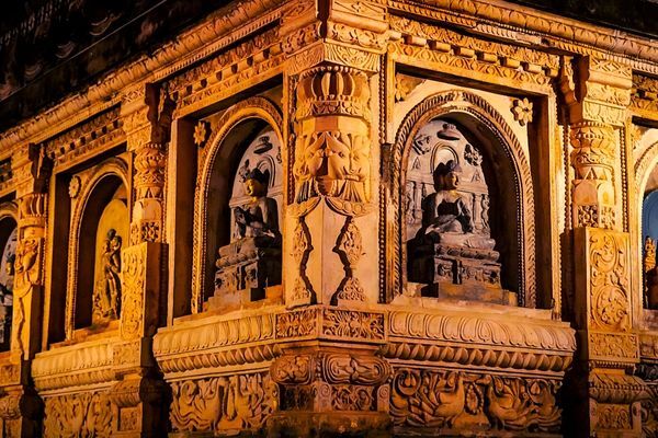 Why does Bodh Gaya Celebrate Bodh Mahotsav? Recall the History of the Enlightenment