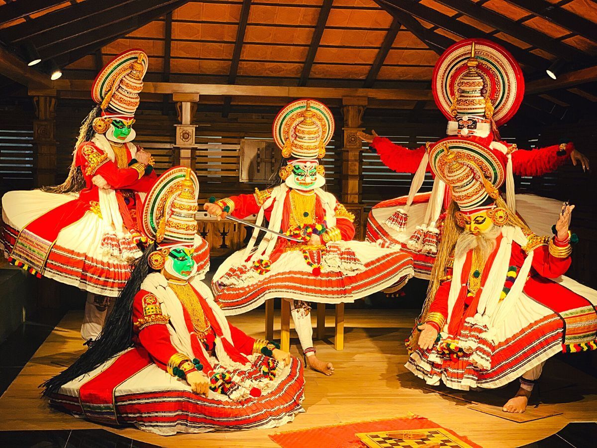 Call it Kochi or Cochin, this Picturesque Destination Beckons its Tourists with its Beauty.