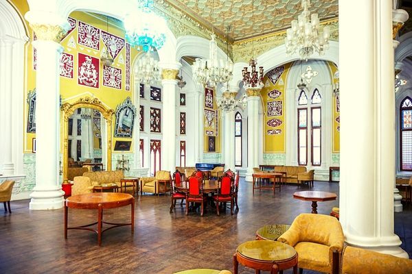 Take a Virtual Tour of Bangalore Palace Through Some Best Images