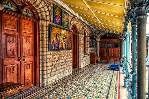 Take a Virtual Tour of Bangalore Palace Through Some Best Images