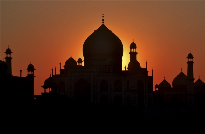 Captivating Colors: Explore 10 Iconic Sunset Views Across India