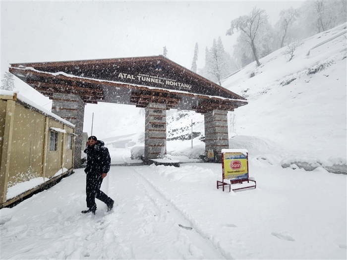 In pics: Experiencing Fresh Snowfall at the Atal Tunnel