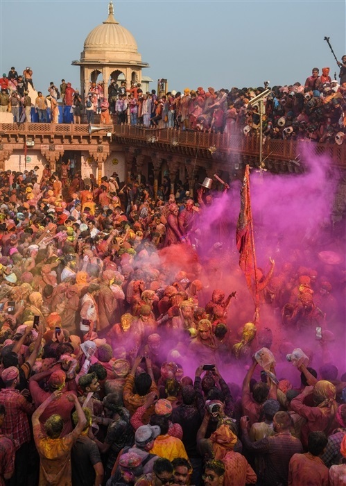 Magical Moments: Experience the Essence of Mathura Holi Through Images