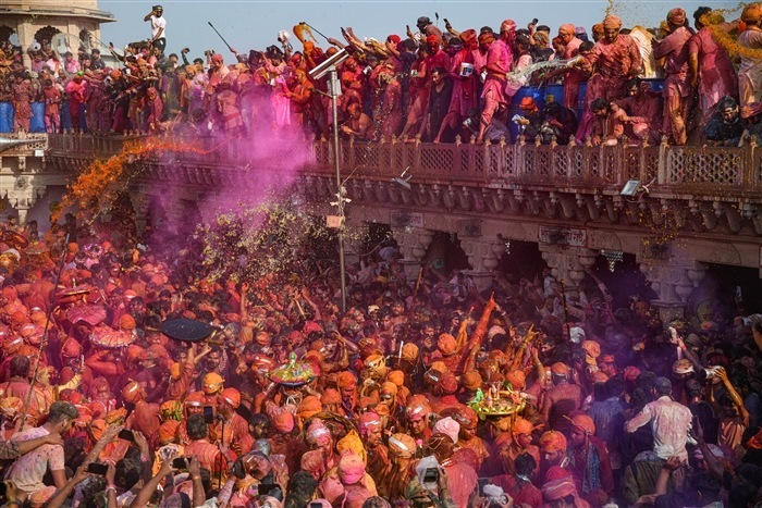 Magical Moments: Experience the Essence of Mathura Holi Through Images