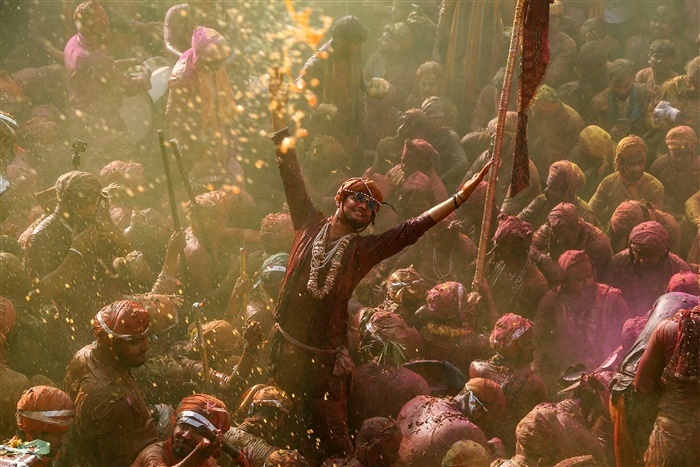 Magical Moments: Experience the Essence of Mathura Holi Through Images
