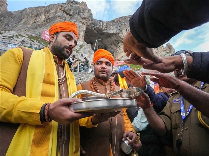 Amarnath Yatra: Connecting with Faith Amidst Nature's Grandeur